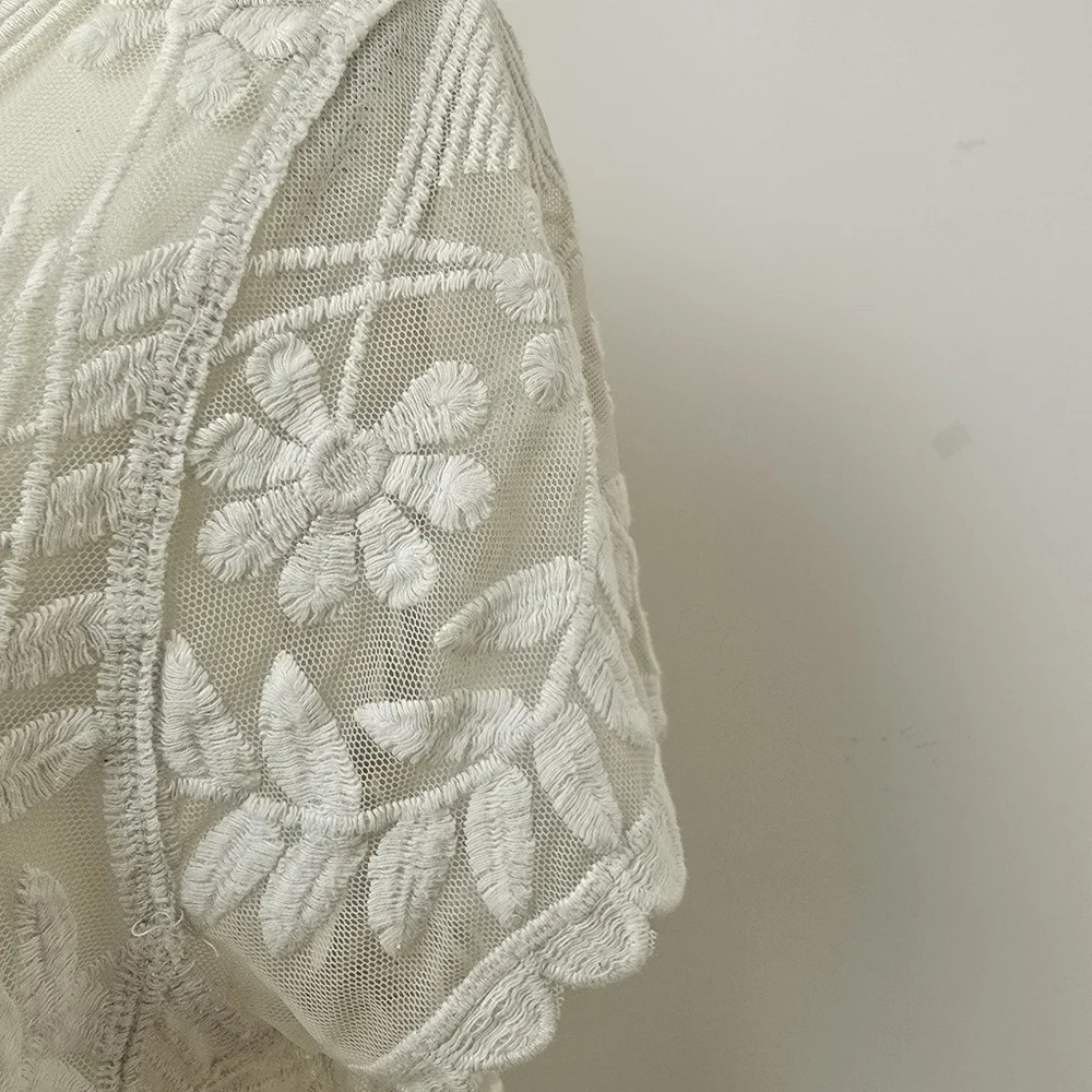 Express Vintage White Lace Sheer Blouse Short Sleeve Floral Mesh Top Women Sz M - Picture 7 of 10